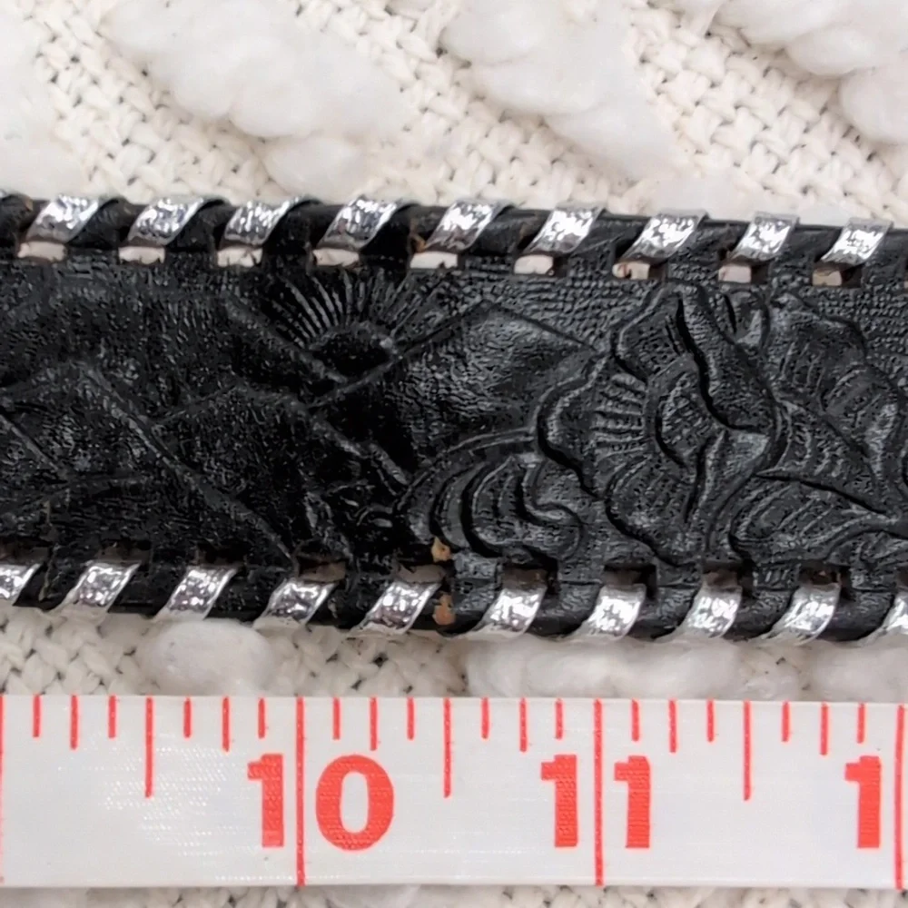 Vintage Western Black Leather Buckstitch Silver Longhorn Embossed Tooled Belt